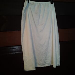 NWOT 3X Vanity Fair White 28" Long Half Slip